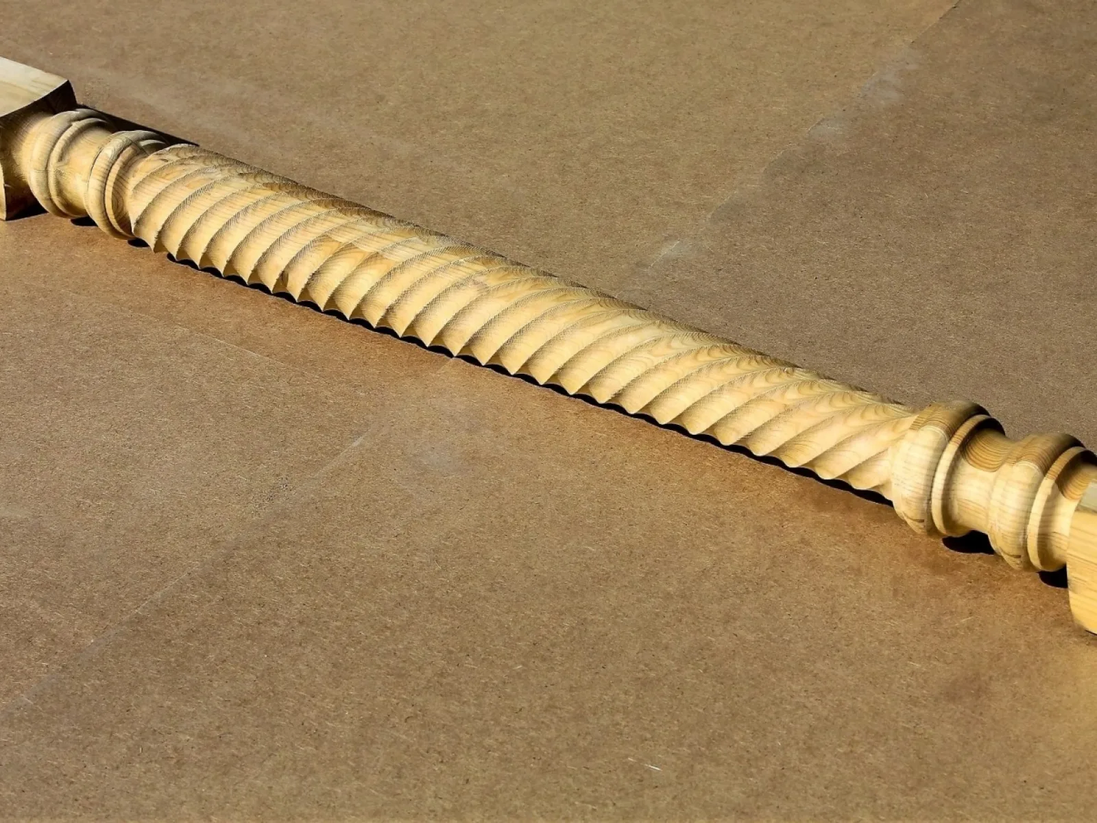 Колонна из сосны и ели 100 x 100 x 3000 мм, №5, класс Экстра